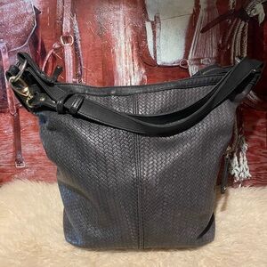 Roots XL woven leather bag